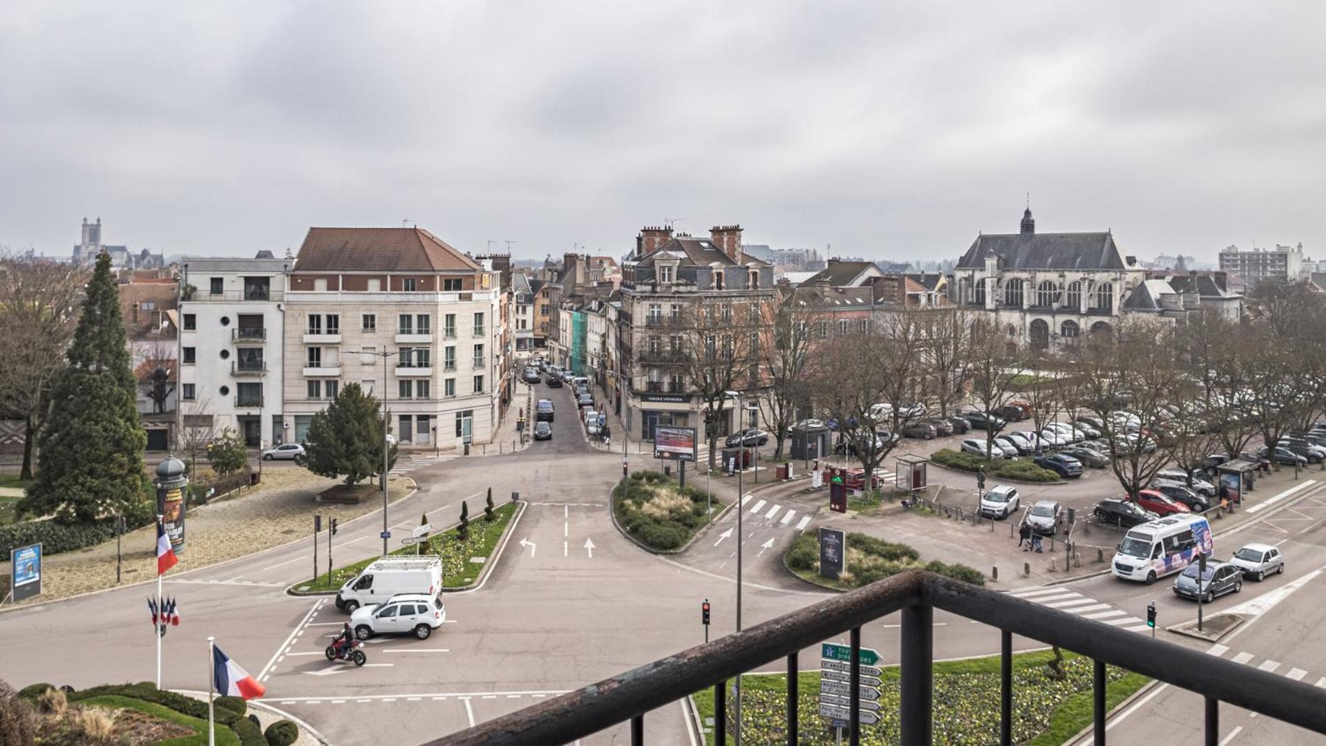 Apartamento Le Balcon Troyen - Proche Hypercentre - 4 Pers. Troyes Exterior foto